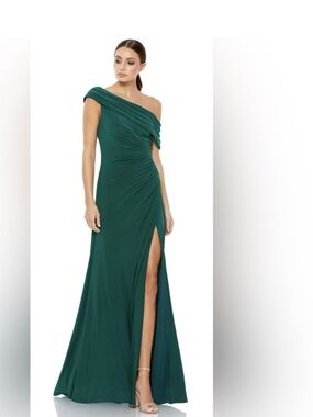 NWT Ieena for Mac Duggal Foldover Off-Shoulder Slit Gown in Emerald - Size 10